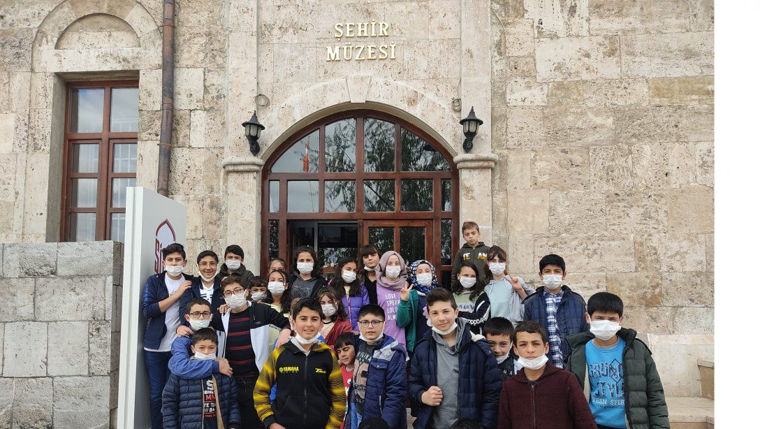 Pamukpınar Yatılı Bölge Ortaokulu Öğrencileri Sivas'ta