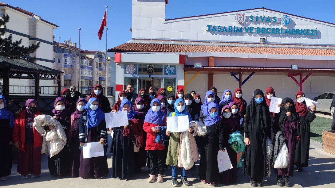Yıldızeli Kız Anadolu İmam Hatip Lisesi Hafızlık öğrencileri Sivas'a Gittiler.
